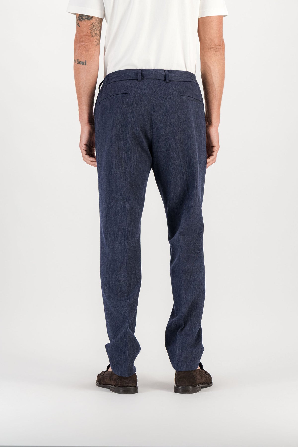 Indigo virgin wool trousers worn back view, welt pockets, mannequin 1m86 size 32 — Ace Denim Paris