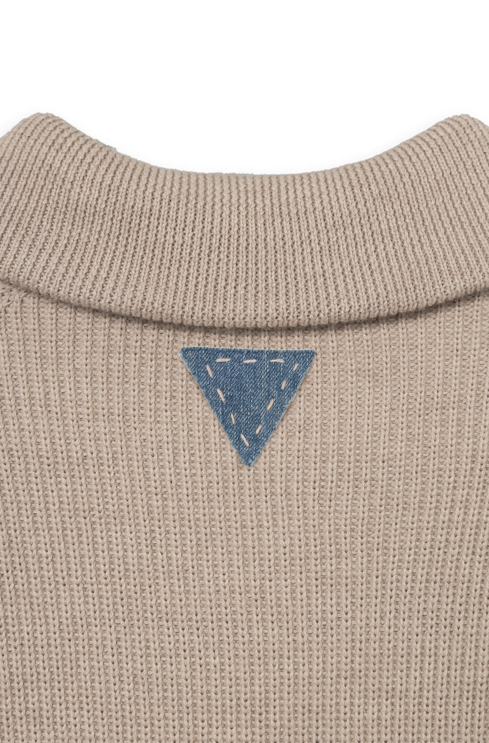 AD 198 - Pull à Col Zippé en laine Beige
