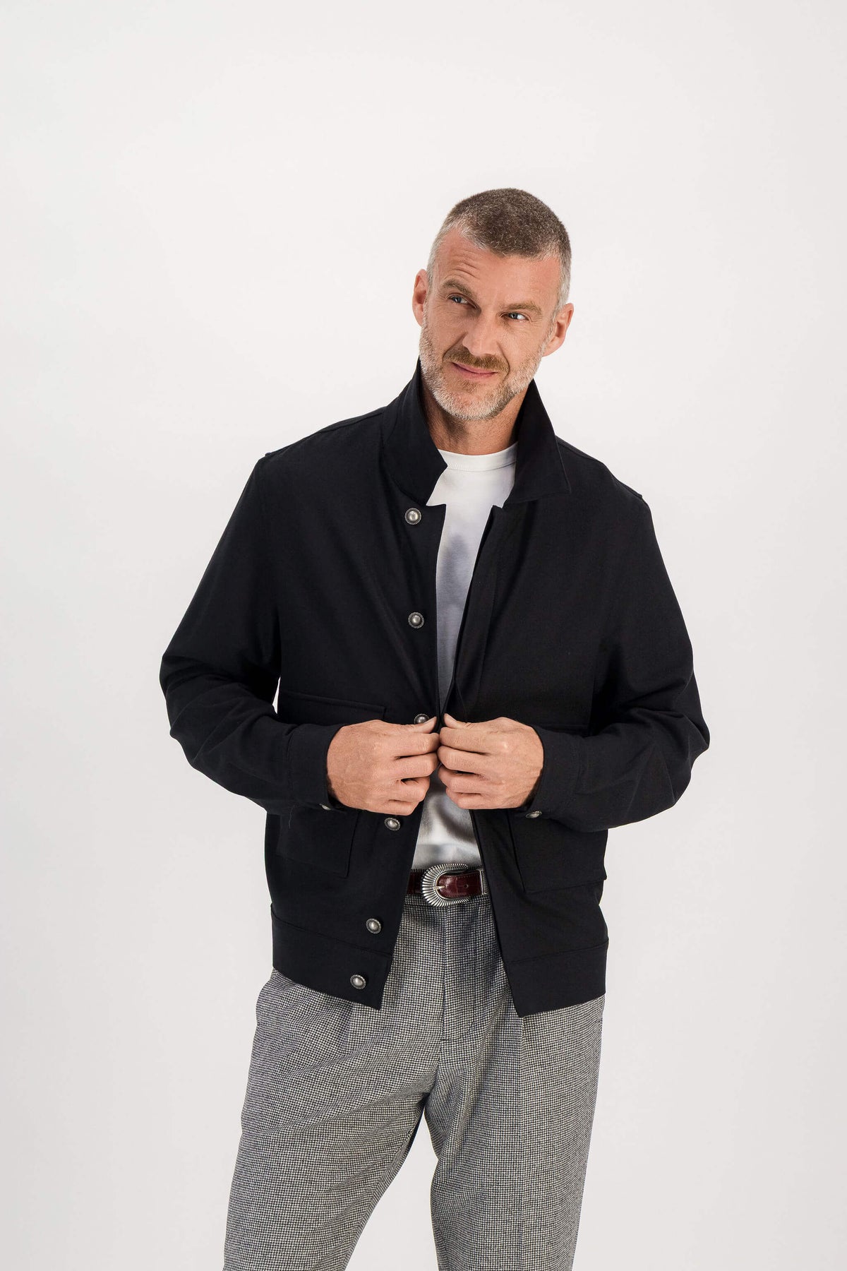 Blouson laine mérinos Noir porté face ouvert, mannequin 1m86 taille M — Ace Denim Paris