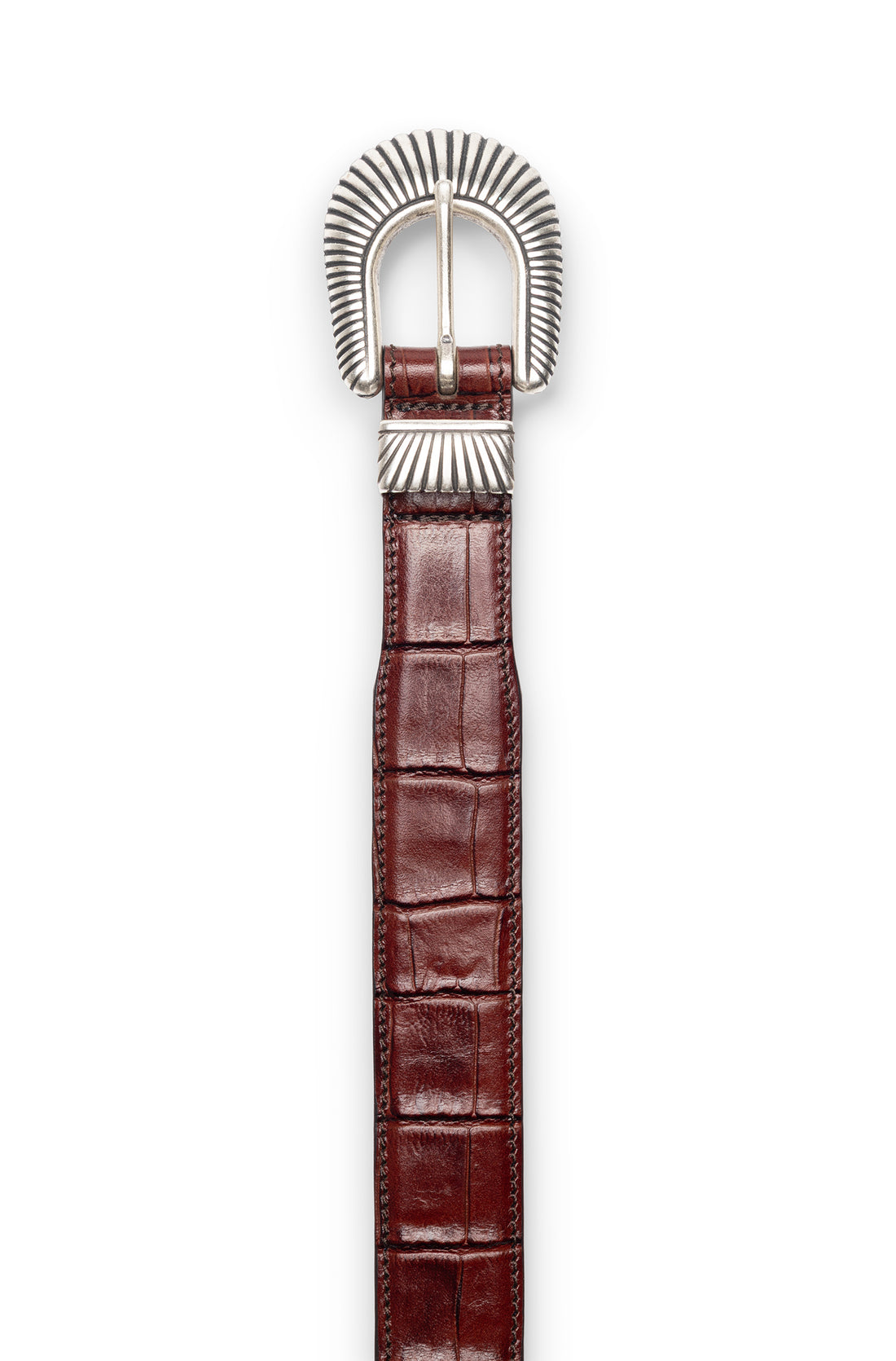 Ceinture cowboy cuir bordeaux effet croco, vue allongée, boucle western argentée — Ace Denim Paris