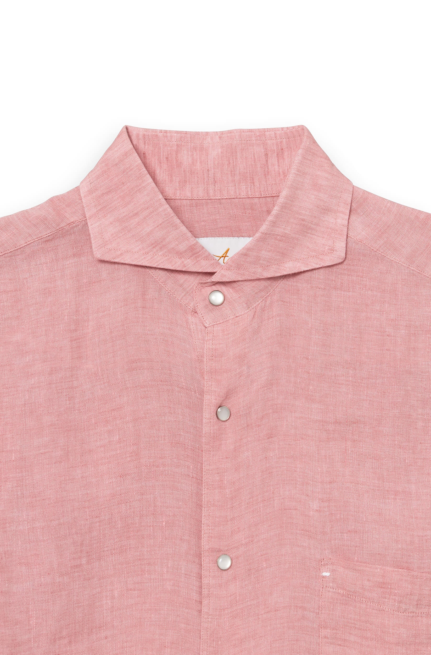Détail du col chemise et boutons pression signature, coloris rose — AD 73 Ace Denim Paris