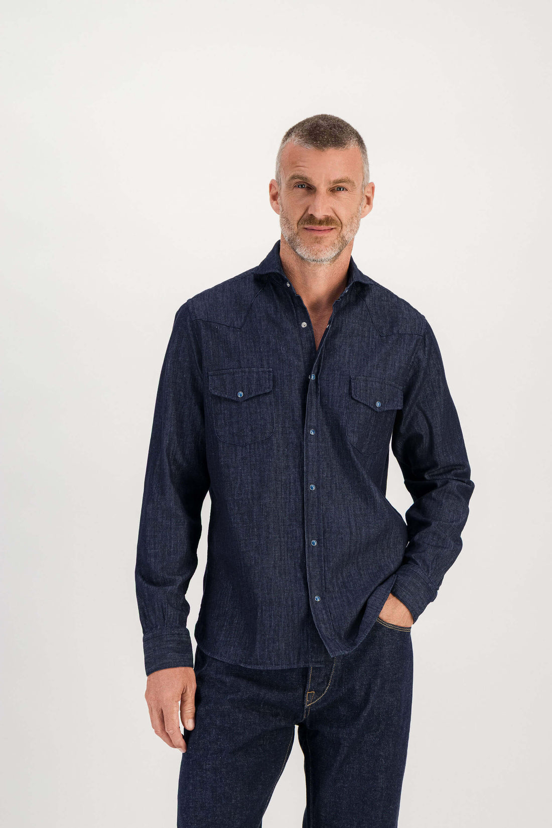 Full-length front view, rinse wash western denim shirt, rinse denim jeans, model 186 cm size M — Ace Denim Paris