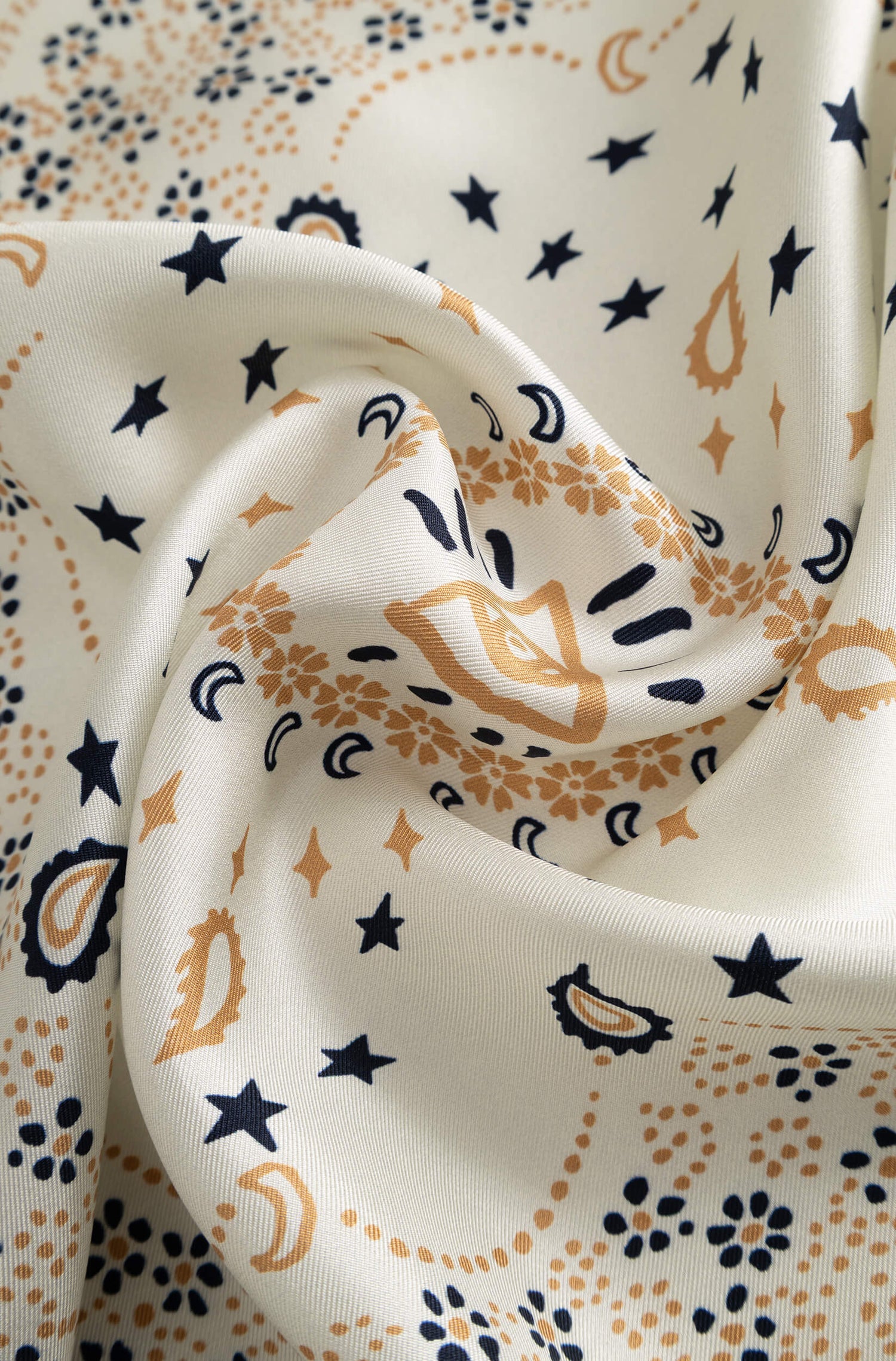 Foulard en soie homme ivoire Vue 2 - Ace Denim Paris