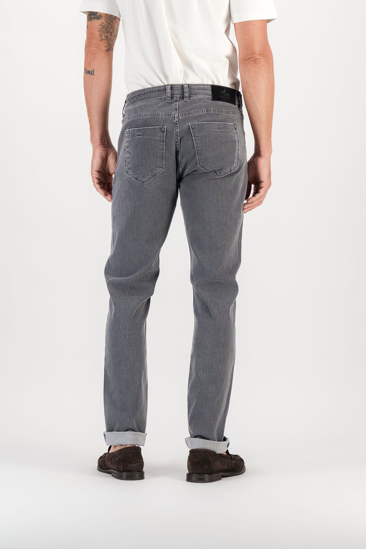 Grey denim jeans worn back view, Ace Denim Paris patch on waistband, mannequin 1m86 size 32 — Ace Denim Paris