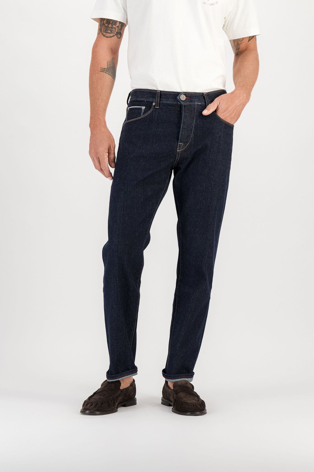 Jean carotte Kurabo brut vue de face, lisière selvedge visible au revers — AD 56 Ace Denim Paris