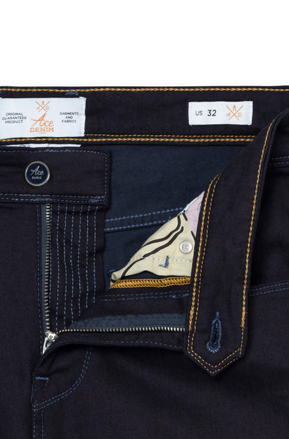 Braguette zippé du jeans brut