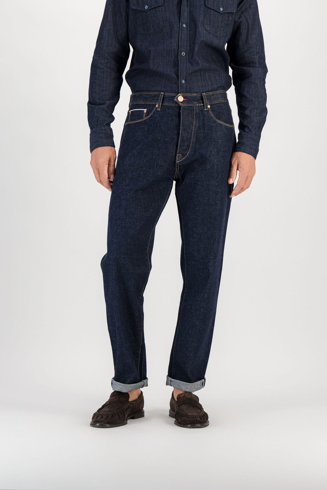 Jean droit homme selvedge brut indigo porté vue de face — AD 53 Selvedge Ace Denim Paris