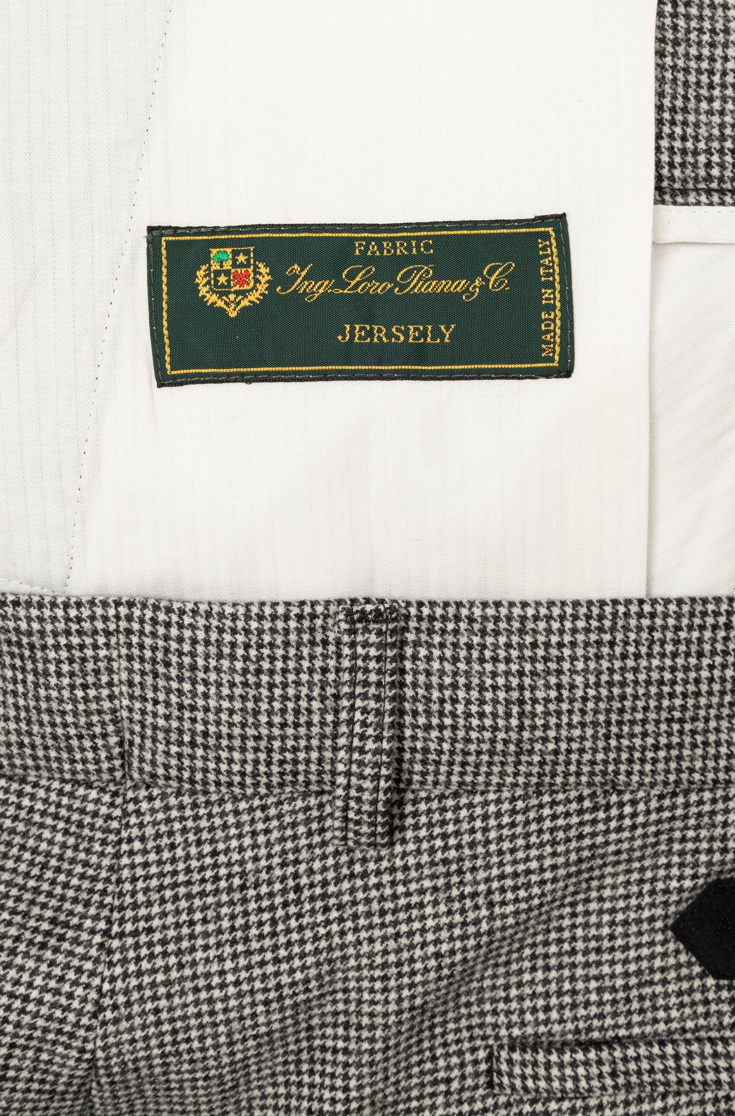 AD 47 - Straight-Leg Pleated Trousers in White Houndstooth Merino Wool