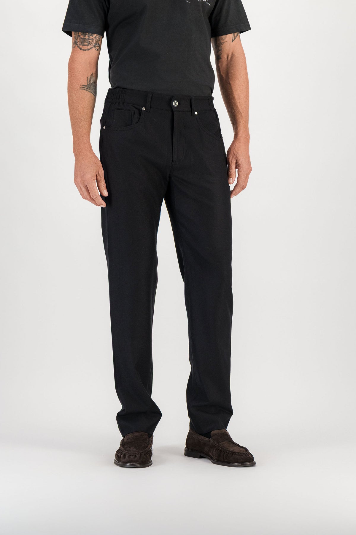 Pantalon flanelle laine mérinos noir porté vue de face — AD 45 Ace Denim Paris