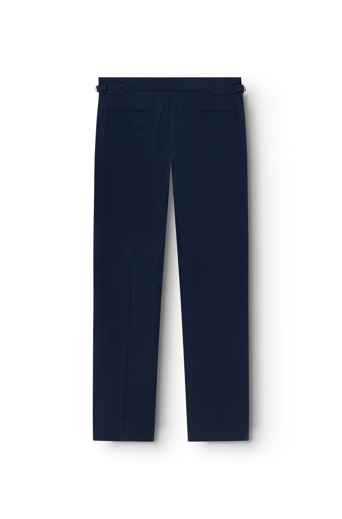 Rückansicht der Seersucker-Hose in Marine mit Taillenversteller und Paspeltaschen — AD 52 Ace Denim Paris