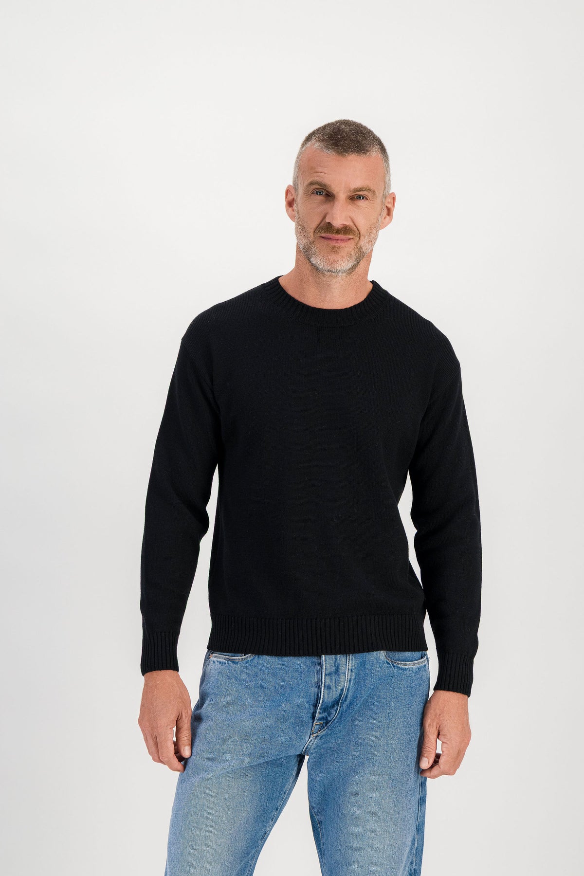 Black merino wool crew neck sweater front view, model 186 cm size M — Ace Denim Paris
