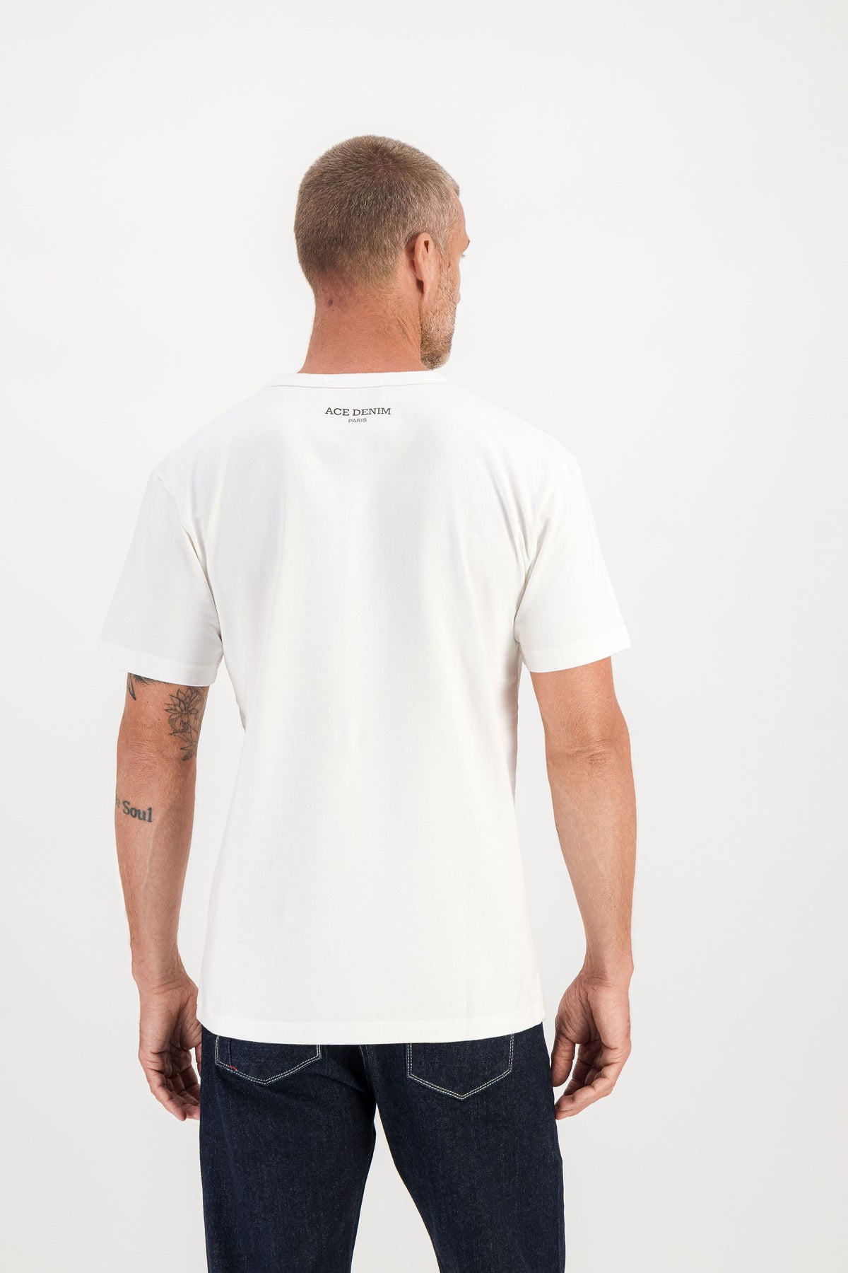 T-shirt Moments Blanc worn back view, Ace Denim Paris logo at collar, mannequin 1m86 size M — Ace Denim Paris