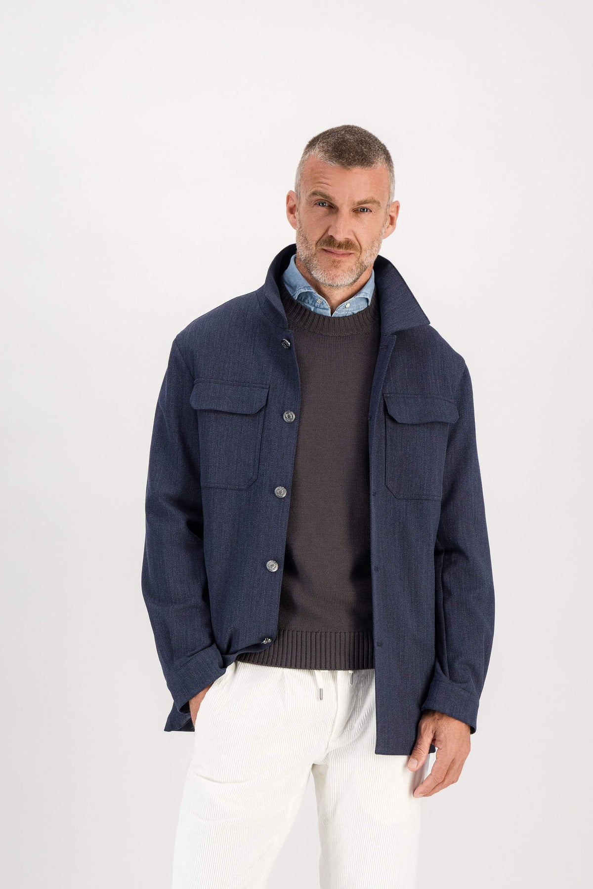 Veste laine mérinos Indigo portée face ouverte, mannequin 1m86 taille M — Ace Denim Paris