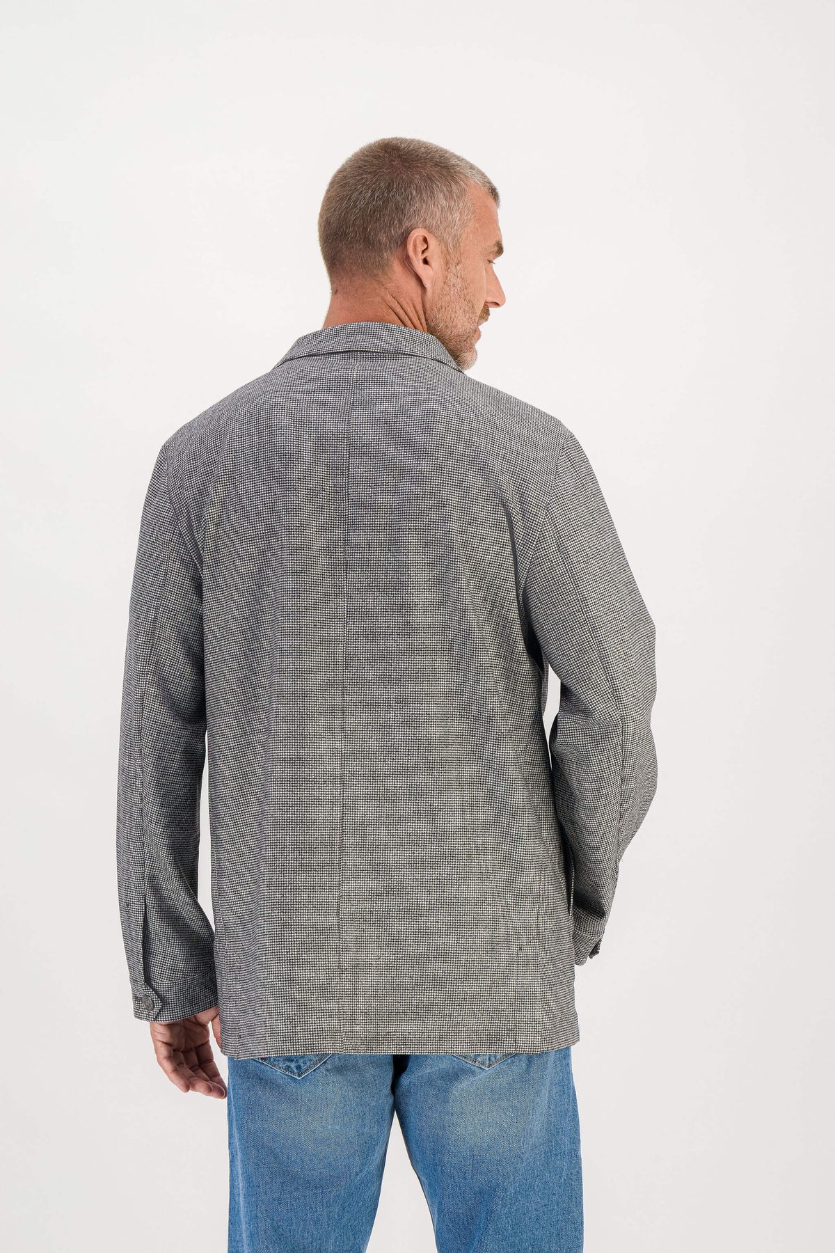 Veste laine mérinos Pied de Poule portée dos, mannequin 1m86 taille M — Ace Denim Paris